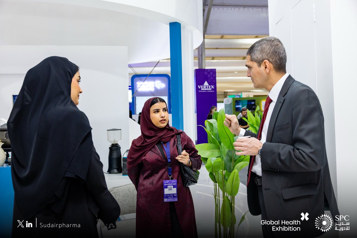 انطلاقة مليئة بالحضور والتفاعل في اليوم الأول من #ملتقى_الصحة_العالمي

من داخل جناح #سدير_فارما نشارك لحظات تعبّر عن فخرنا بالصناعة الوطنية ورؤيتنا لمستقبلٍ صحيٍ واعد 🇸🇦
#GHE25 | #سدير_فارما