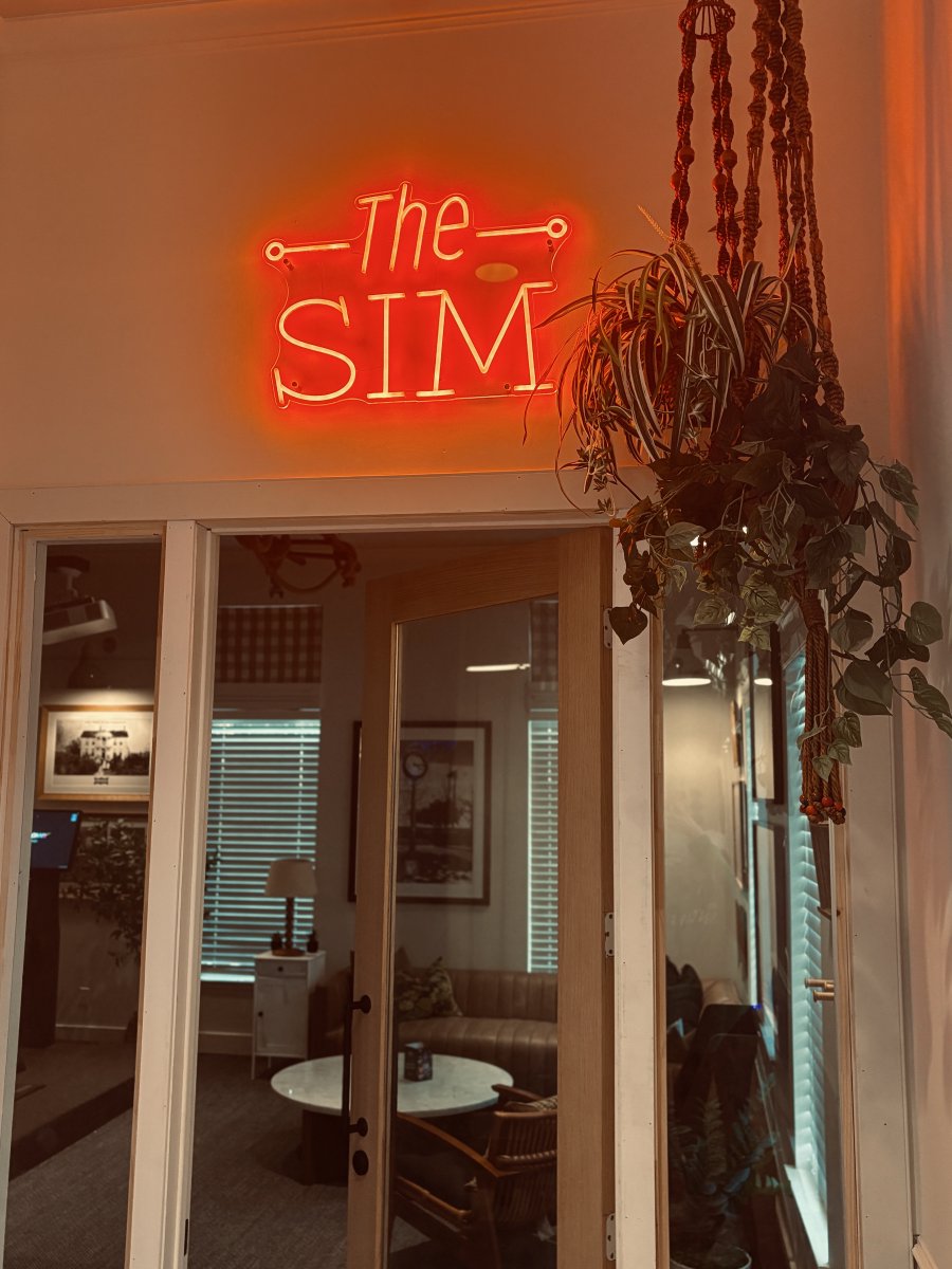 friscofarms's tweet photo. When the weather says no golf… our simulator room says otherwise!🏌🏻‍♂️
Check out our new Sim Room package deals and keep your swing warm all season long!⛳️🍺

✨The Sim is open for play! ✨ https://t.co/eCslK4Lgpe