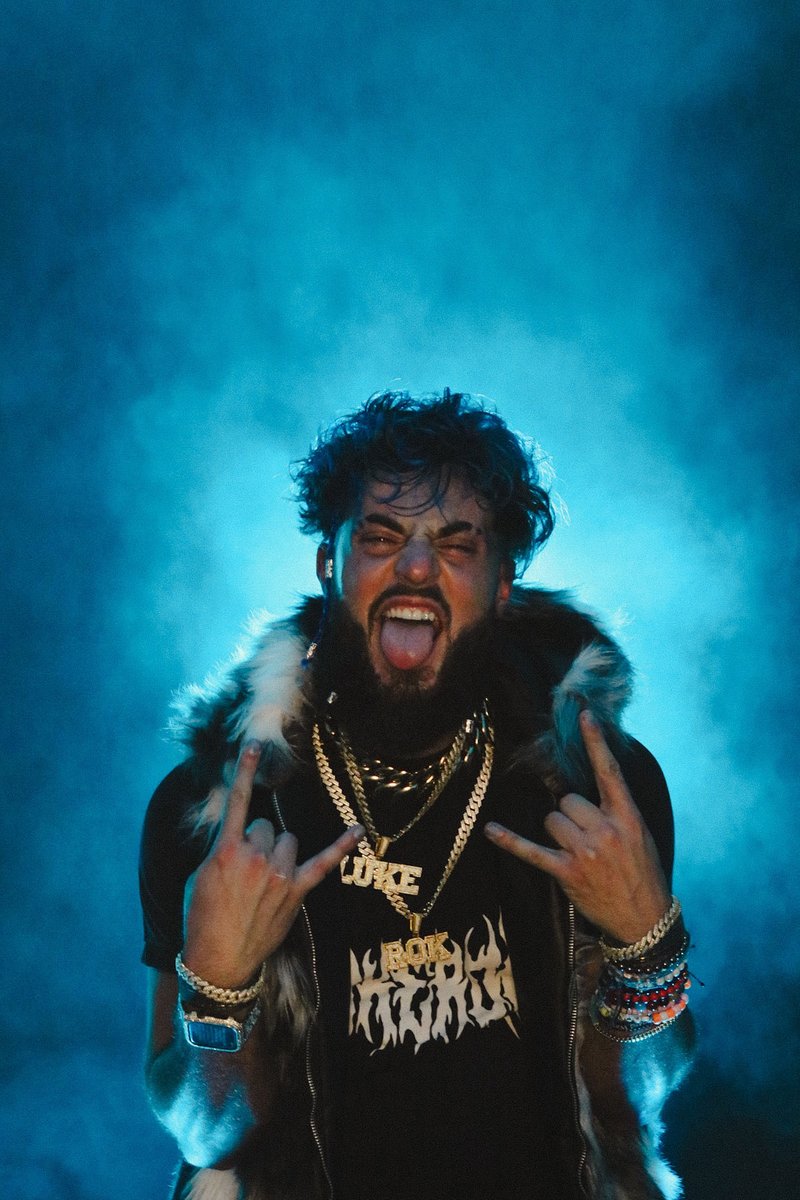 lukerokofficial's tweet photo. All Hail The King⚔️👑⚔️ 

📸: @kxylamichele 

#king #kings #viking #vikings #war #wars #warrior #warriors #angel #angels #demon #demons #gods #odin #thor #mjölnir https://t.co/QoCbmZqGYz