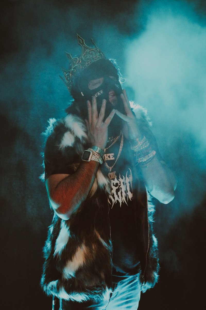 lukerokofficial's tweet photo. All Hail The King⚔️👑⚔️ 

📸: @kxylamichele 

#king #kings #viking #vikings #war #wars #warrior #warriors #angel #angels #demon #demons #gods #odin #thor #mjölnir https://t.co/QoCbmZqGYz
