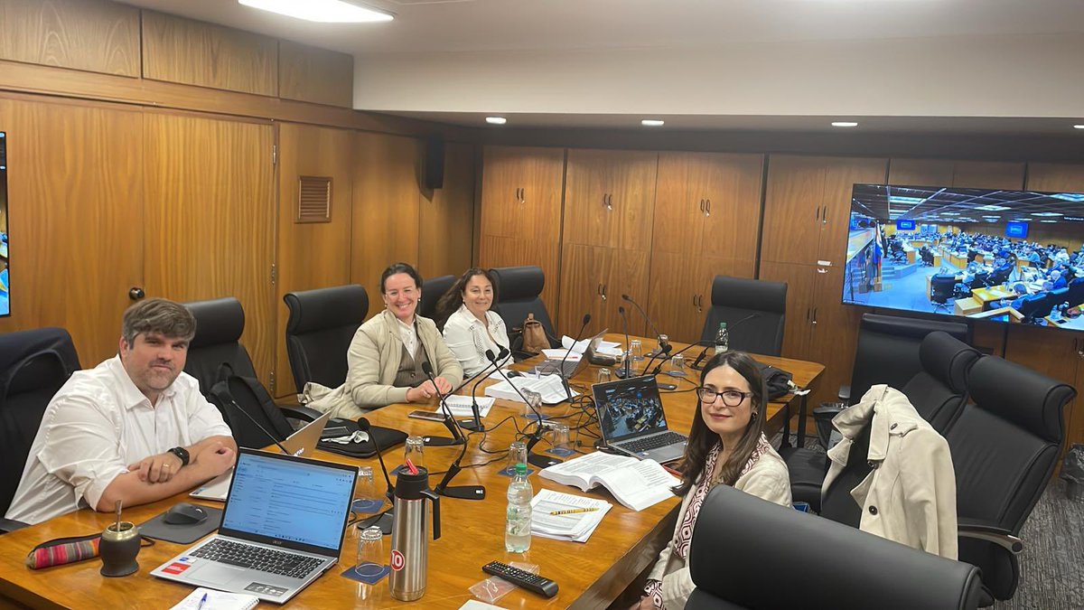 Ahora en Comision de Presupuesto del Senado recibiendo al Ministro de Economia; presentamos varios articulos sustitutivos y aditivos