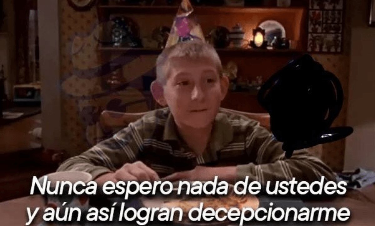 Vengo acá a chusmear después de un tiempito y están peleándose por un desdoblamiento en septiembre (del cual el ciudadano promedio ya se olvidó) y si ir a ver a Cristina al balcón o no. Siempre en lo importante veo 🤡