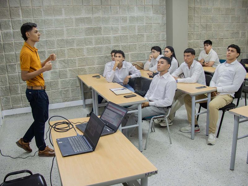 UniCecar's tweet photo. #CECARNoticias CECAR y la Universidad de San Buenaventura comparten experiencias en investigación y sostenibilidad, por medio de una jornada de intercambio académico, que promovió el diálogo, el aprendizaje conjunto y la proyección investigativa.

La nota: https://t.co/0ebnnXQLBT https://t.co/QEhAFzcquS