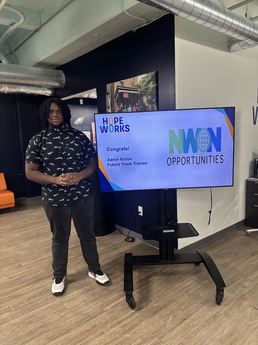 hopeworkscamden's tweet photo. We’re excited to share that Aaron from the Kensington program has started a new position as a Future Track Trainee with @NWONPA  🎉

Congratulations on this new role, Aaron! 

Wishing you continued success and growth on this path. 🚀 https://t.co/DmiWRp0xtB