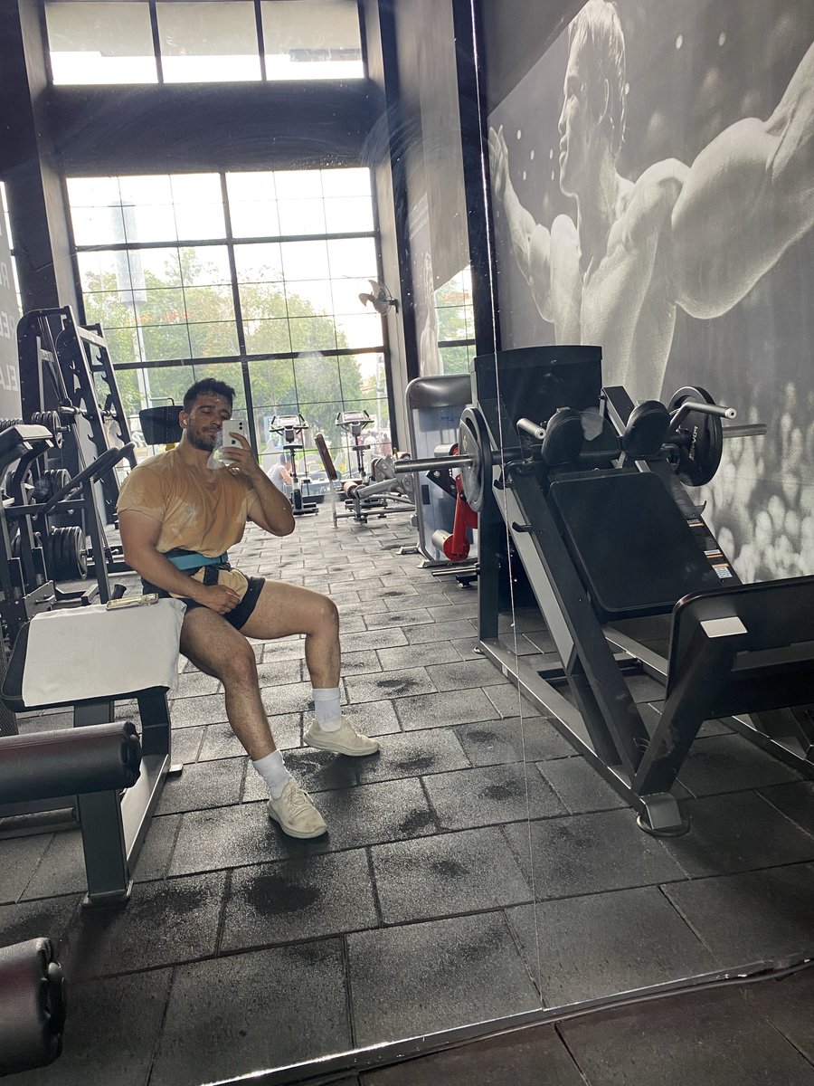 #FitnessMotivation 
#legday