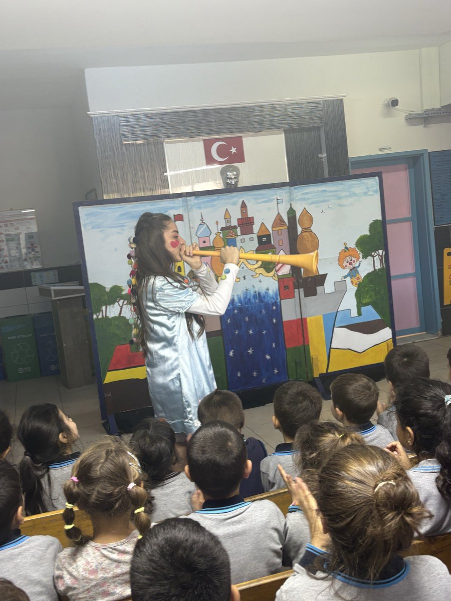 Bafra Belediyesi’nin katkılarıyla okulumuzda tiyatro gösteri sergilendi. Emeği geçen herkese teşekkür ederiz…<a href="/samsunmem/">Samsun İl Milli Eğitim Müdürlüğü</a> <a href="/BafraMem/">BafraMem</a> <a href="/Bafrabldtr/">Bafra Belediyesi</a> <a href="/mehmetdegermenc/">Mehmet Değermenci</a>