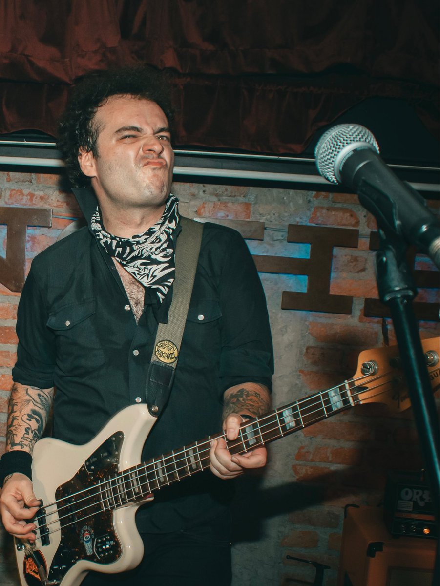 De Nalgas tweet media