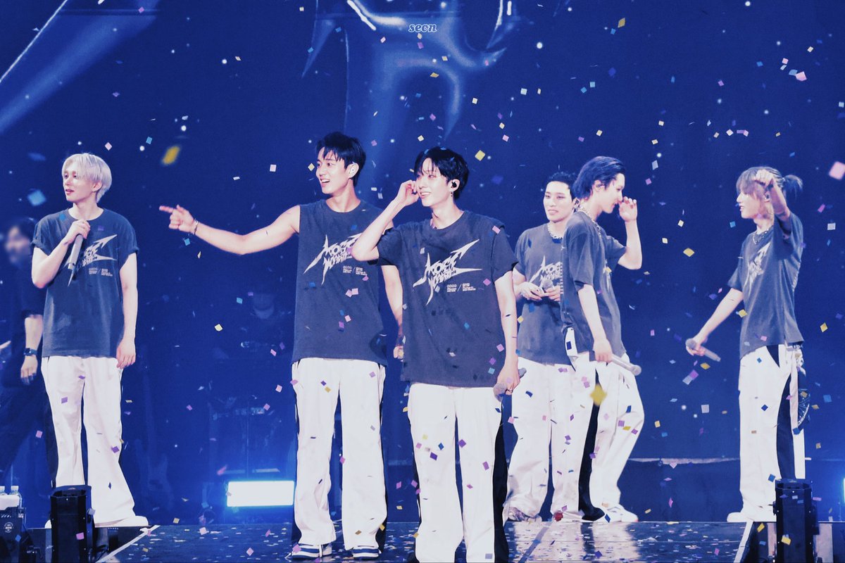 JINISEON's tweet photo. 앞으로 더 하모니하게  =͟͟͞♡

#P1Harmony데뷔5주년
 #위옹위옹_피원하모니_5주년됐져염
 #P1Harmony_5th_Anniversary https://t.co/nJ8PbD1vyc