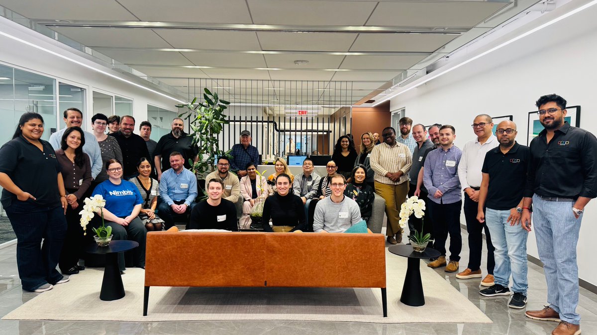 ZohoProjects's tweet image. A powerful start to the #ZohoProjects Roadshow 2025: USA Edition in New York! 🇺🇸  
Great conversations, fresh ideas, and inspiring connections—all in one event.  
#Roadshow2025 #ProjectManagement #Zoho