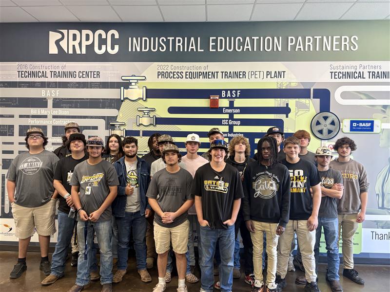 RiverParishesCC's tweet image. Last week, we welcomed students from St. Amant High School to our Gonzales Campus for an inside look at hands-on training opportunities in Welding, Millwright, Process Technology, and Instrumentation.

#RPCC #Welding #Millwright #PTEC #HandsOnLearning #CareerPathways