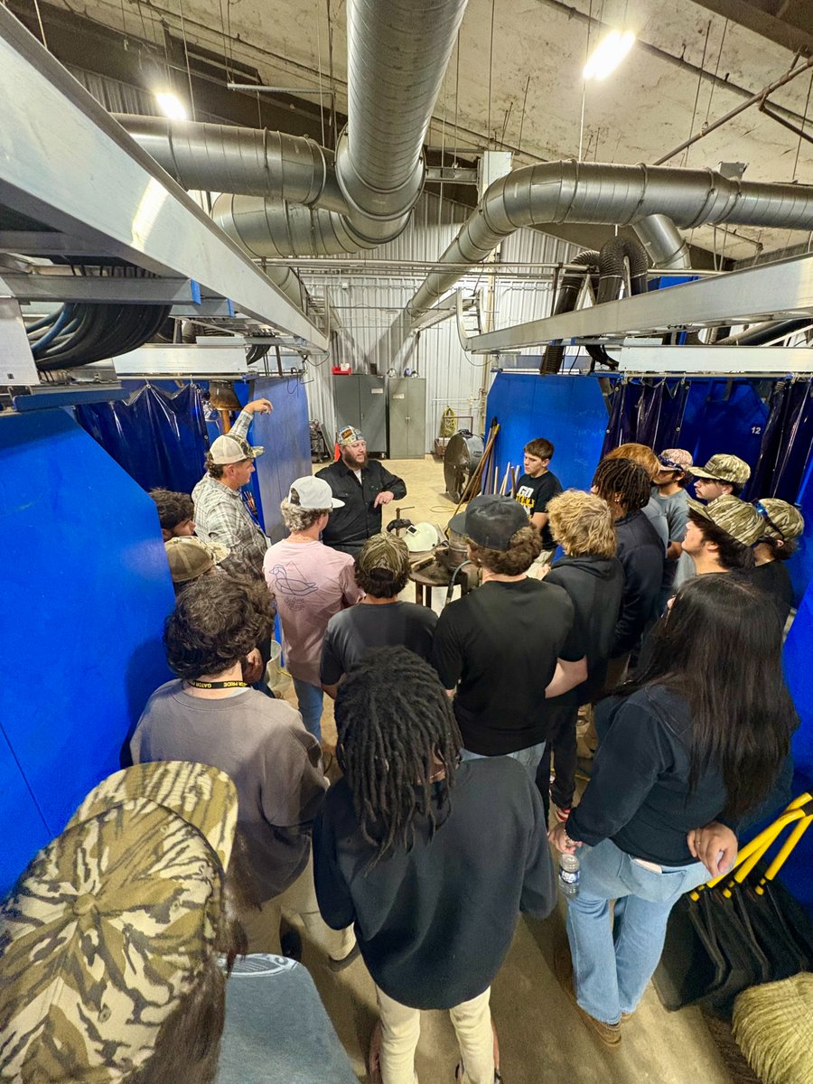 RiverParishesCC's tweet image. Last week, we welcomed students from St. Amant High School to our Gonzales Campus for an inside look at hands-on training opportunities in Welding, Millwright, Process Technology, and Instrumentation.

#RPCC #Welding #Millwright #PTEC #HandsOnLearning #CareerPathways