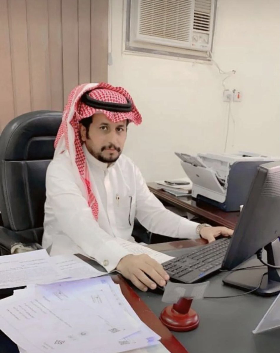 hamdah_2030's tweet photo. نبارك لزميلنا #الاستاذ/#حسن_ابن_فايز_ال_مسفر بمناسبة ترقيته للمرتبه الثامنه نسأل الله ان تكون عوناً له على الطاعه في خدمة الدين ثم المليك والوطن https://t.co/qorWFmw2Dj