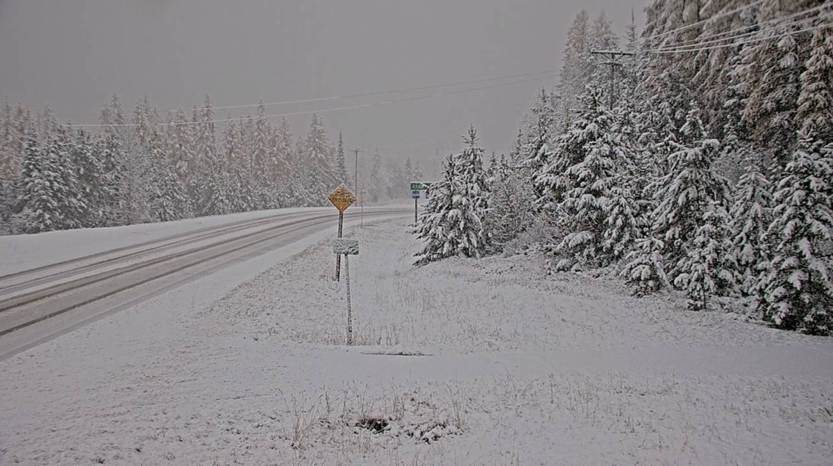 9:40am - Here's a look at a few areas we're seeing travel impacts due to snow this morning. The NWS has our Winter Weather Advisories continuing at this moment (set to expire at noon). #mtwx #Montana #mttravel