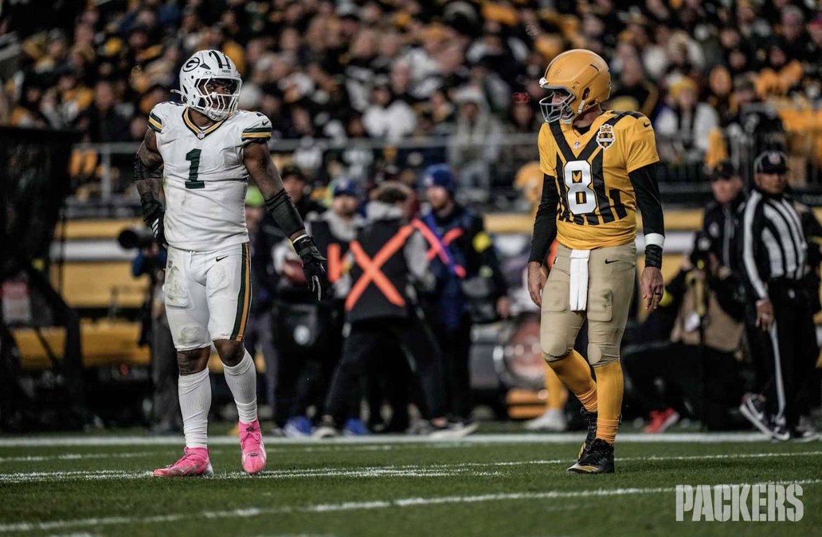 ShowtymeZack's tweet photo. Evan Siegle is the 🐐 https://t.co/1EZSBdr9US
