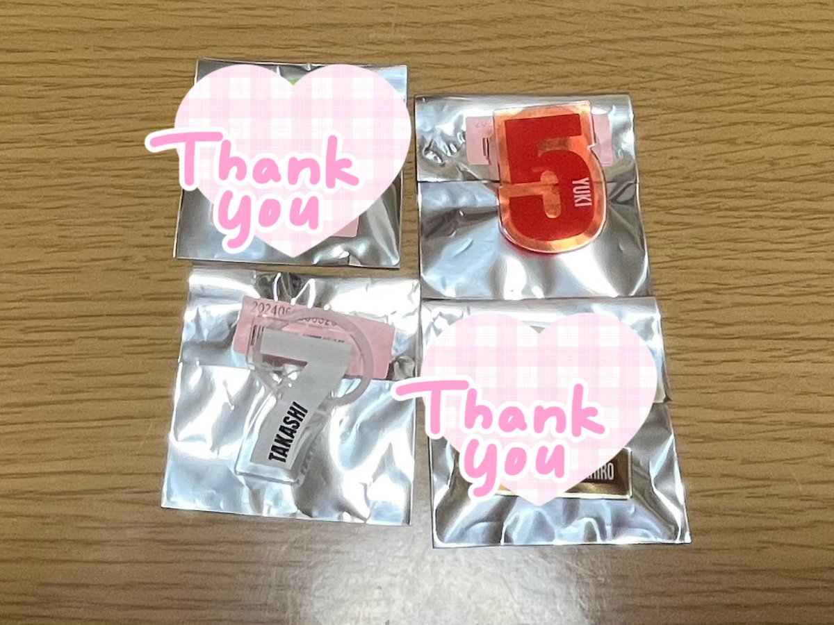 こま tweet media