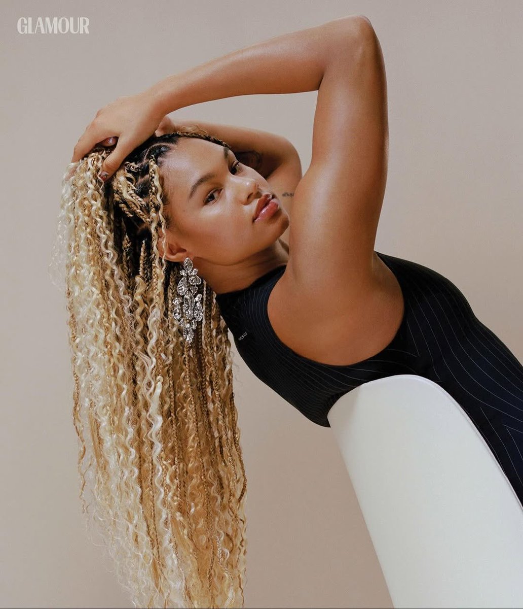 Satou Sabally to @GlamourMag

🗣️: “Which woman has ever spoken up for her rights and never received backlash? I’m okay with people criticizing me or even saying that I’m a cry baby…. I understand critics have their own opinion and they have the right to do so, but they’re simply