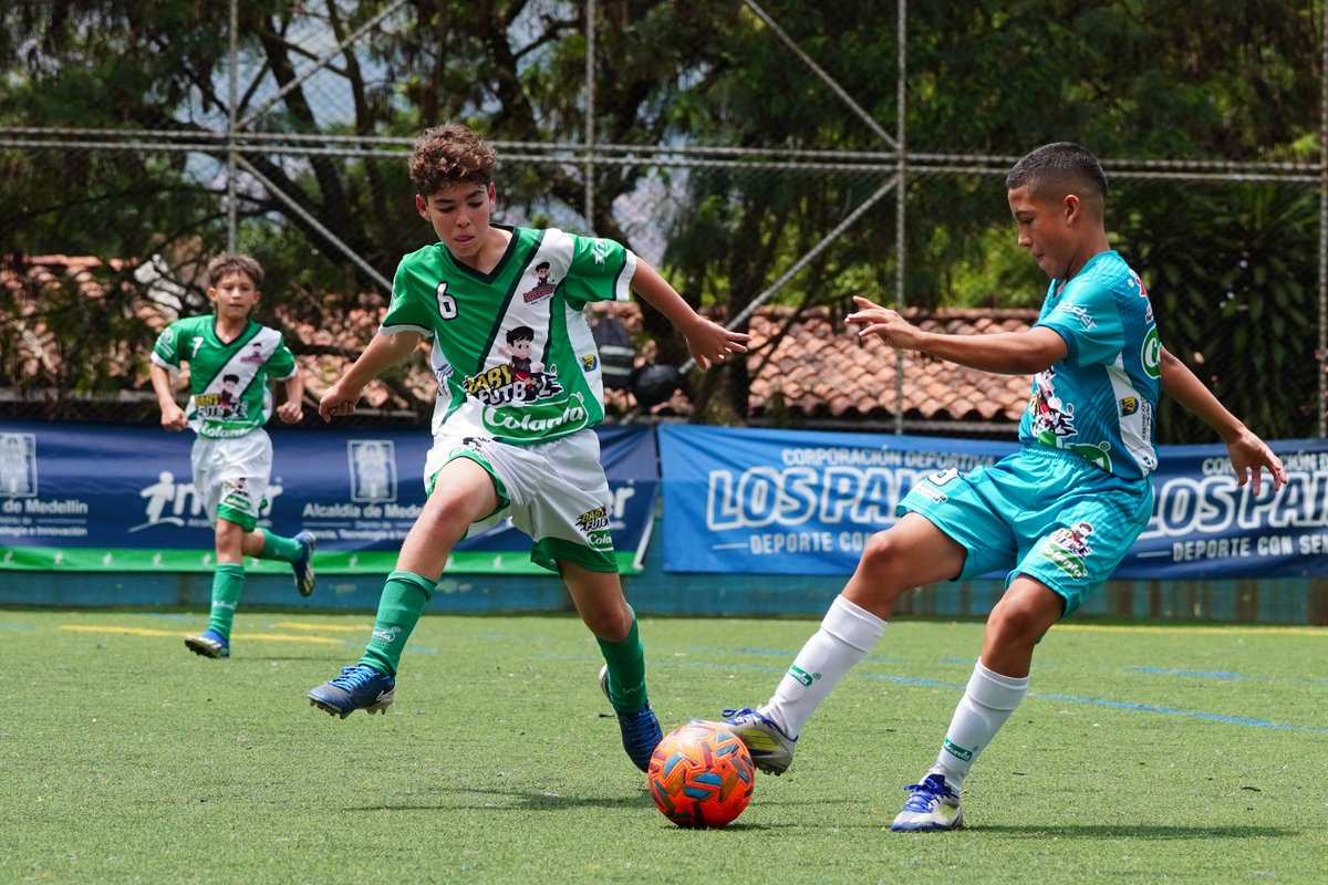 CDLosPaisitas's tweet image. La comuna 9 de Medellín recibió el Selectivo #BabyFútbolColanta ⚽️⚡️

Este fin de semana se marcaron 79 goles en 15 partidos disputados 🔥

Conoce toda la información aquí:
👉festivaldefestivales.com/la-comuna-9-de…