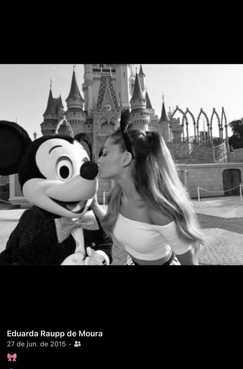 wadehoran's tweet photo. Por favor me deem uma chance EU IMPLORO #ArianatorsNaPremiere
@arianagrandebr @infoari
https://t.co/xcb5n113hK https://t.co/VcWbuBEuFo