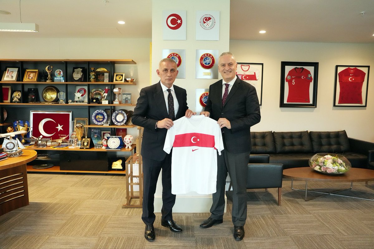 Türkiye Futbol Federasyonu (TFF) Başkanı Sayın İbrahim Ethem Hacıosmanoğlu’nu ziyaret ettim.
Spor turizmi alanında yapılacak çalışmalar ve iş birliği imkânları üzerine verimli bir görüşme gerçekleştirdik.
Nazik misafirperverliği ve samimi ilgisi için kendisine teşekkür ederim.