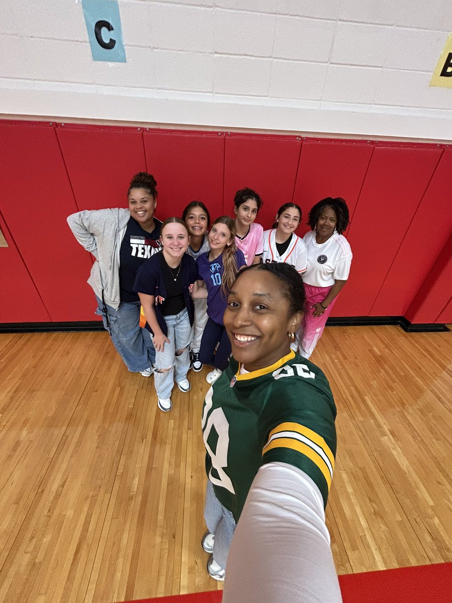 Red Ribbon Week: Team Up Against Drugs with <a href="/DMS_Vikings/">Dulles Middle School</a> Athletic Girls.