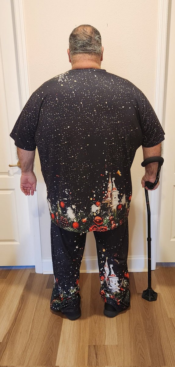 This is a fun holiday set that I posted yesterday in a quick video clip. But, here's a few pics to show the detail of it. 
Thanks for the gift plusmans.com !
Are you getting geared up for the festivities that are coming quickly?
 There are many designs available!