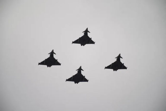 intl_source's tweet image. #TradeRelations #DefenseProcurement #Turkiye
Turkey and the UK unveil a major defense deal: 20 Eurofighter Typhoons set to boost Ankara's aerial capabilities, signaling a shift in regional security dy...
intlsource.net/en/public/arti…