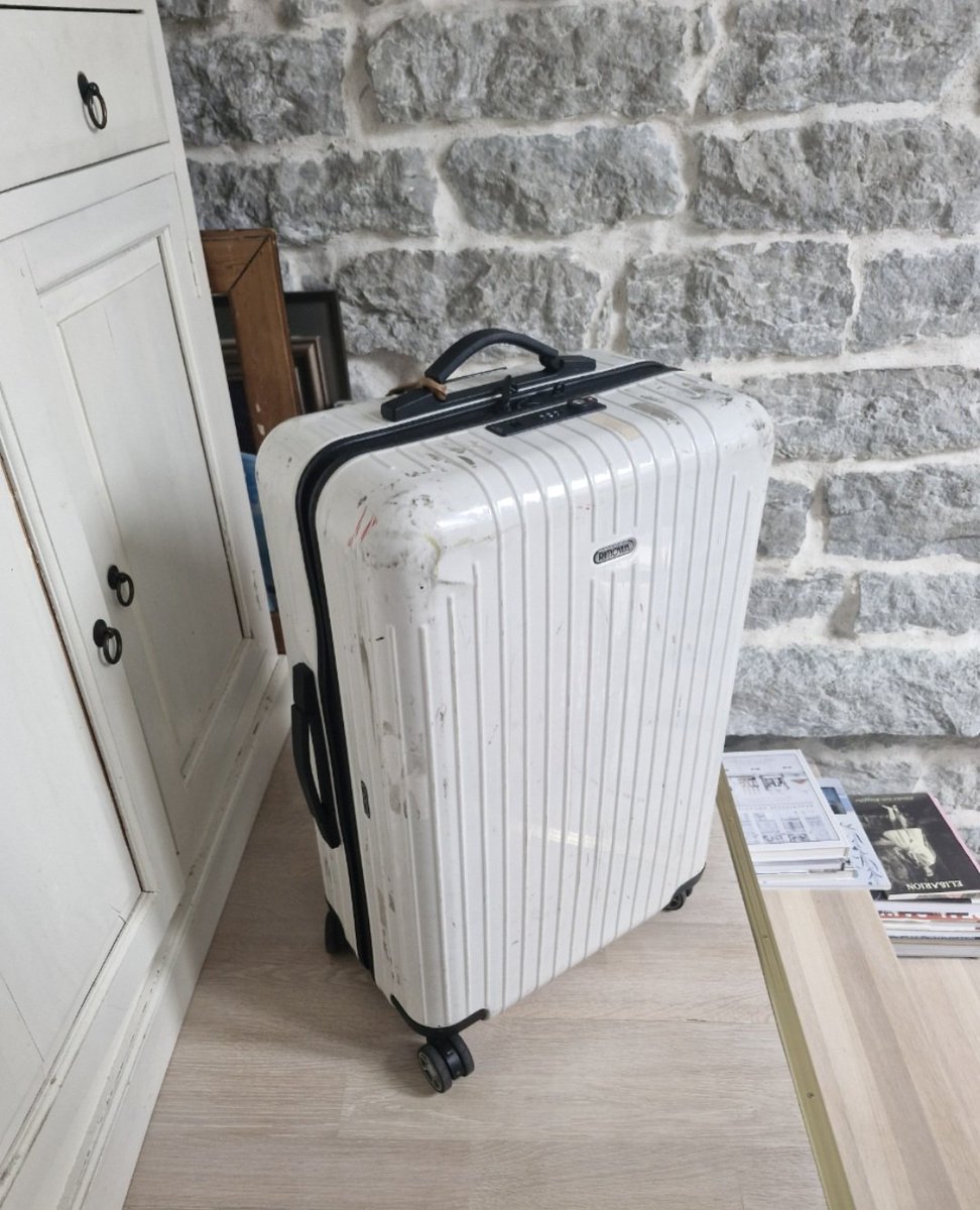 Aika hyytävä fiilis oli kun reissuun lähtiessä punnitsin matkalaukun: 17 kg. Oli vaikeuksia kantaa portaissa. Saman verran olen pudottanut painoa. Tajutonta että tuota samaa massaa raahannut mukanaan koko ajan.