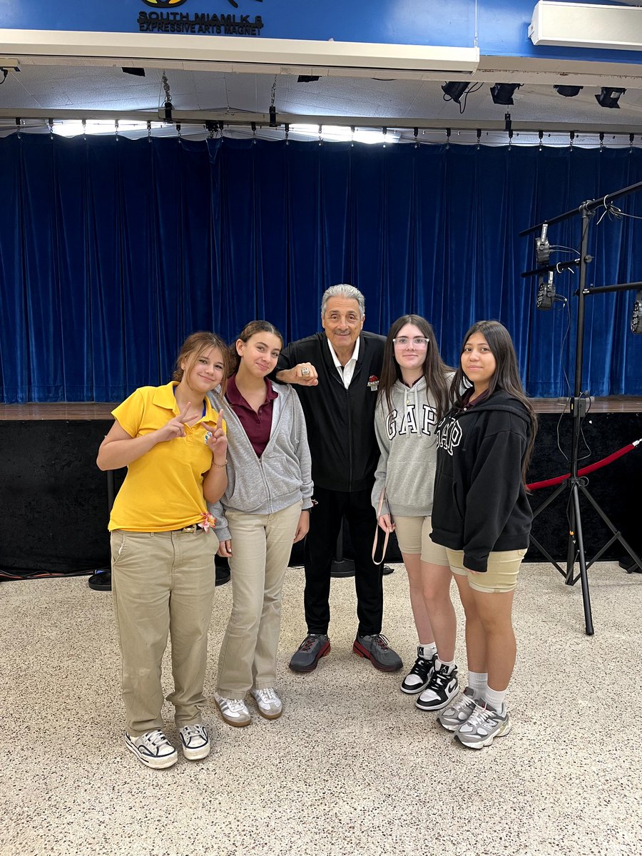 KapowSuccess's tweet photo. Thank you to @SouthMiamiK8 for hosting @MiamiHEAT Ambassador Tony Fiorentino for another year--this time with 150 students! https://t.co/lkTkEpgW9e