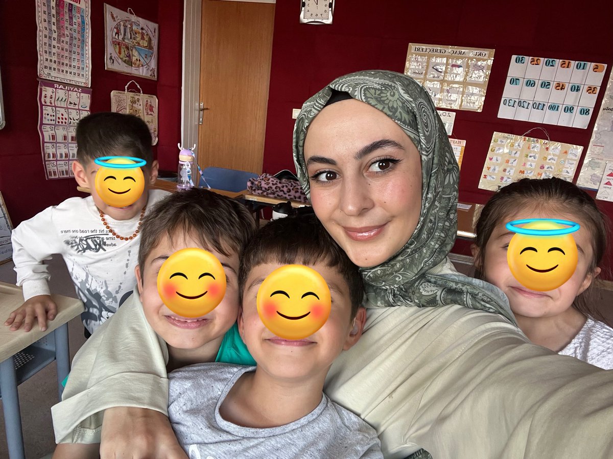 4 işitme engelli öğrenciye gözü gibi bakan ama “de” ekini ayrı yazmayan kötü öğretmen dersiniz.