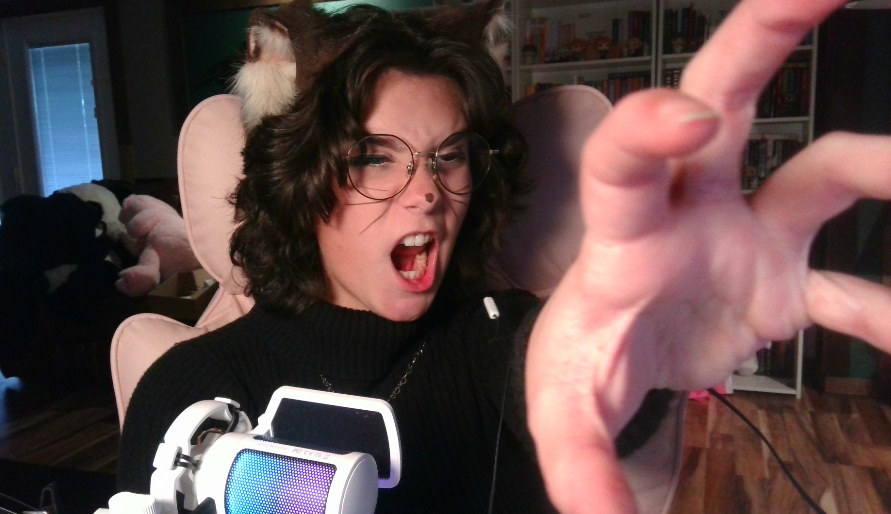 RAWR IM LIVE twitch.tv/glittryvirgo