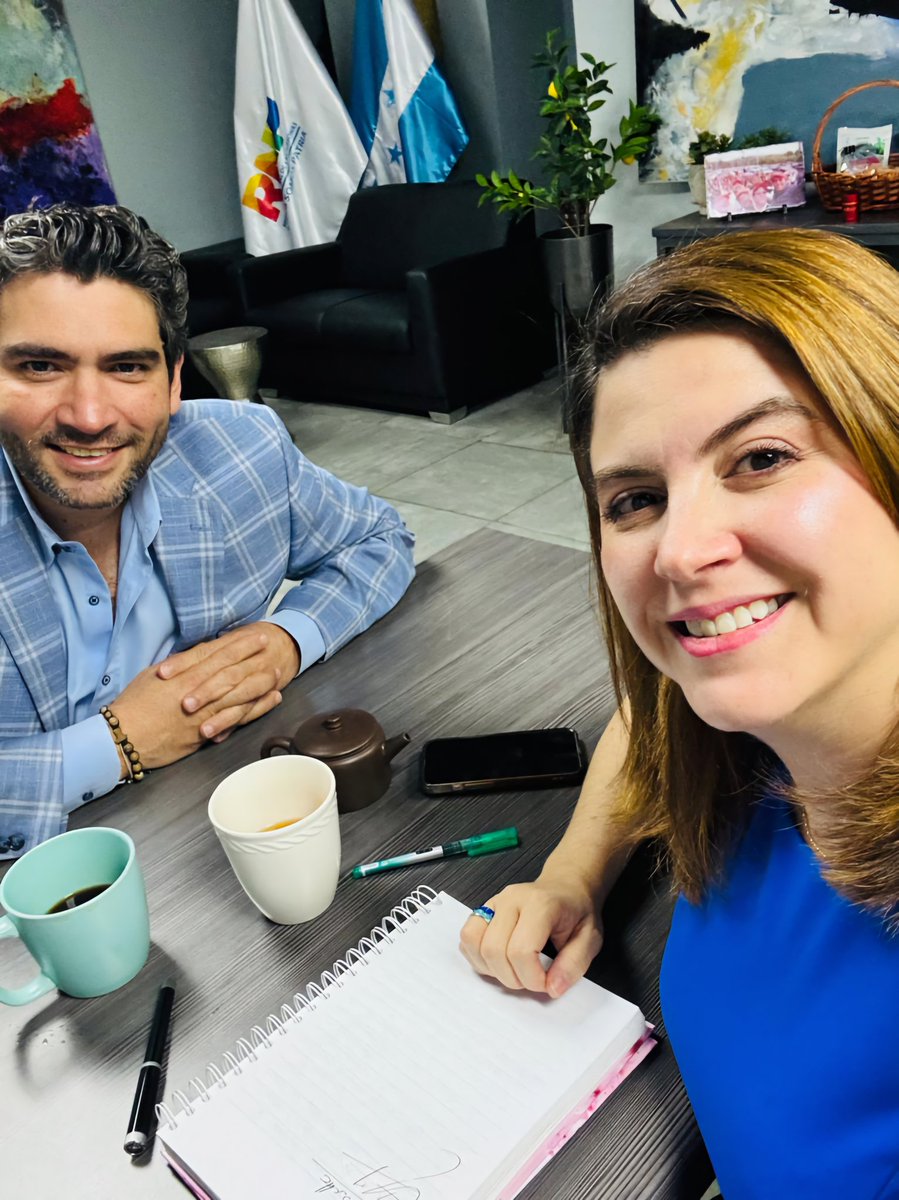 CossetteOficial's tweet image. No hay tiempo que perder ni distracciones que atender.

Reunidos para trabajar y generar respuestas concretas. Hoy estamos verificando los datos y preguntas sobre el DNI para garantizar un proceso electoral transparente y eficiente rumbo a las Elecciones Generales 2025.…