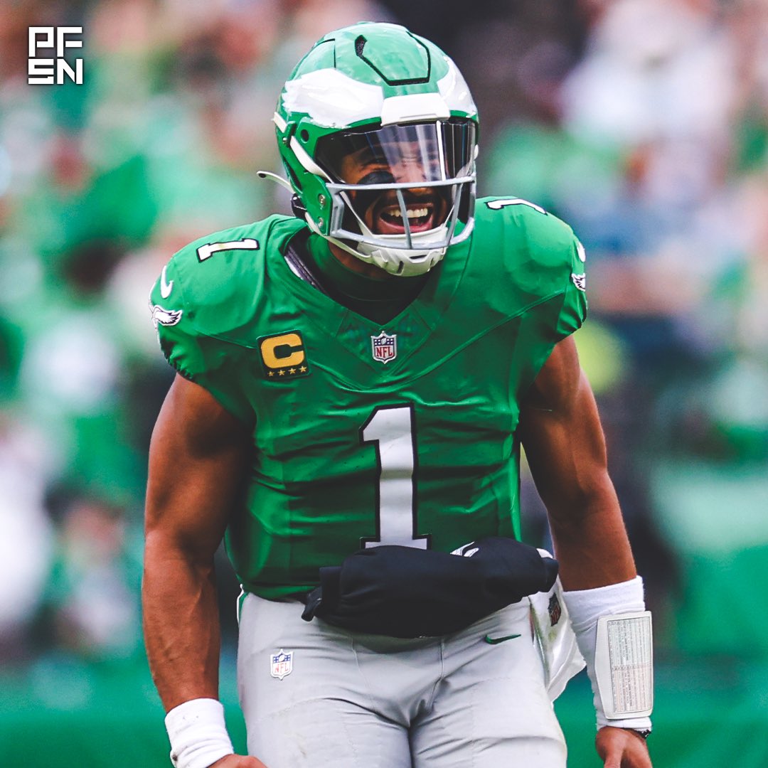 NFL QBs with the best TD/INT ratios this season (min. 200 attempts):

🎯 Jalen Hurts, Eagles - 15.0
🎯 Matthew Stafford, Rams - 8.5
🎯 Patrick Mahomes, Chiefs - 7.0
🎯 Jordan Love, Packers - 6.5
🎯 Baker Mayfield, Bucs - 6.5
🎯 Jared Goff, Lions - 5.0
🎯 Drake Maye, Patriots -