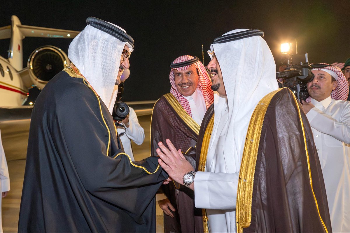 mohammedal_saud's tweet photo. وصل إلى الرياض اليوم سمو الشيخ
عيسى بن سلمان بن حمد آل خليفة
وزير ديوان رئيس مجلس الوزراء
في مملكة البحرين والوفد المرافق
له للمشاركة في منتدى
#مبادرة_مستقبل_الاستثمار في نسخته
التاسعة وكان في استقباله
في مطار الملك خالد الدولي
صاحب السمو الملكي الأمير
#محمد_بن_عبدالرحمن_بن_عبدالعزيز
��ائب أمير منطقة #الرياض