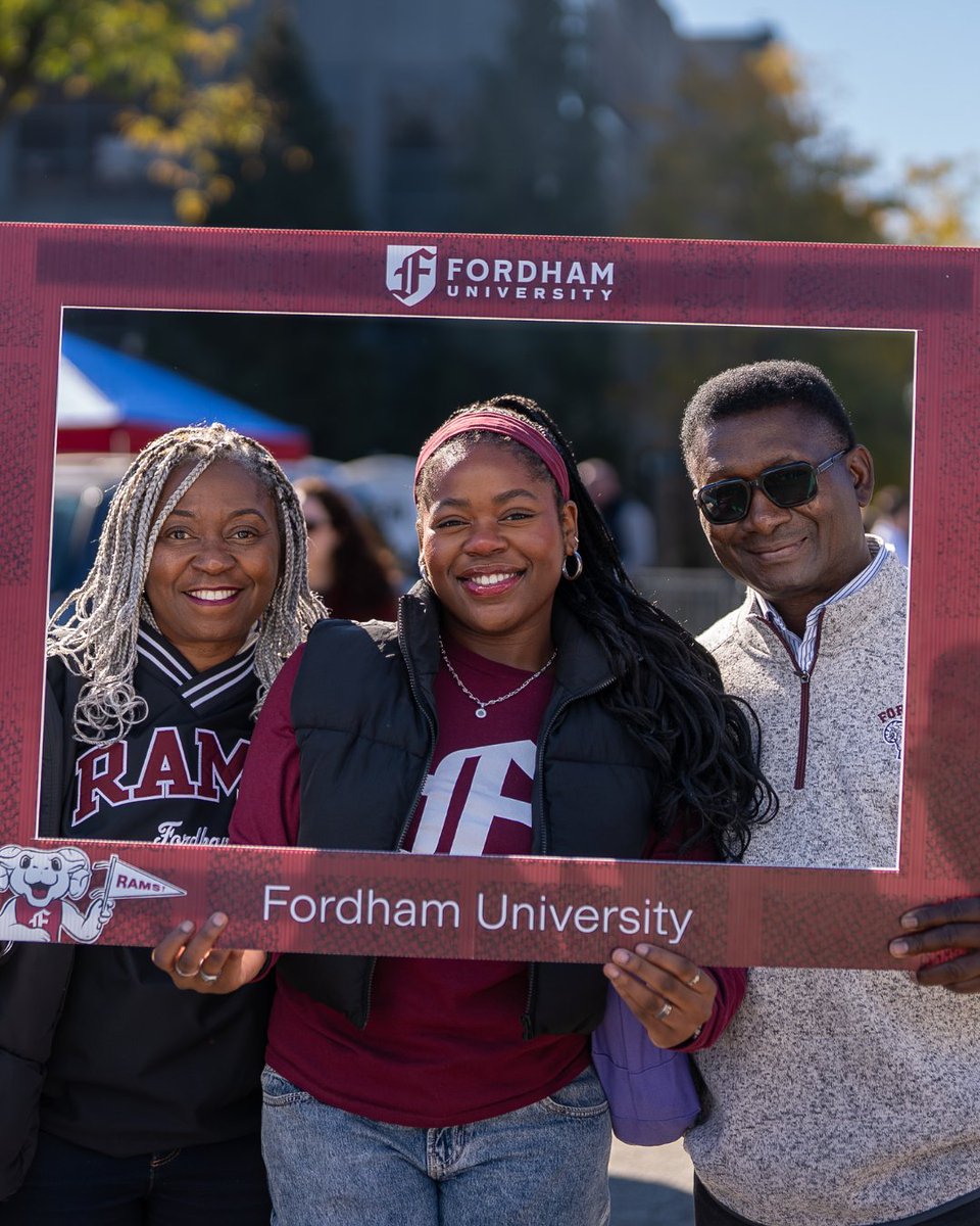 FordhamNYC's tweet photo. Picture-perfect Family Weekend!
Go Rams!❤️🐏
—
#Fordham #FordhamUniversity #FamilyWeekend #ParentsWeekend #NYC #CollegeLife https://t.co/ctBicMzS7l