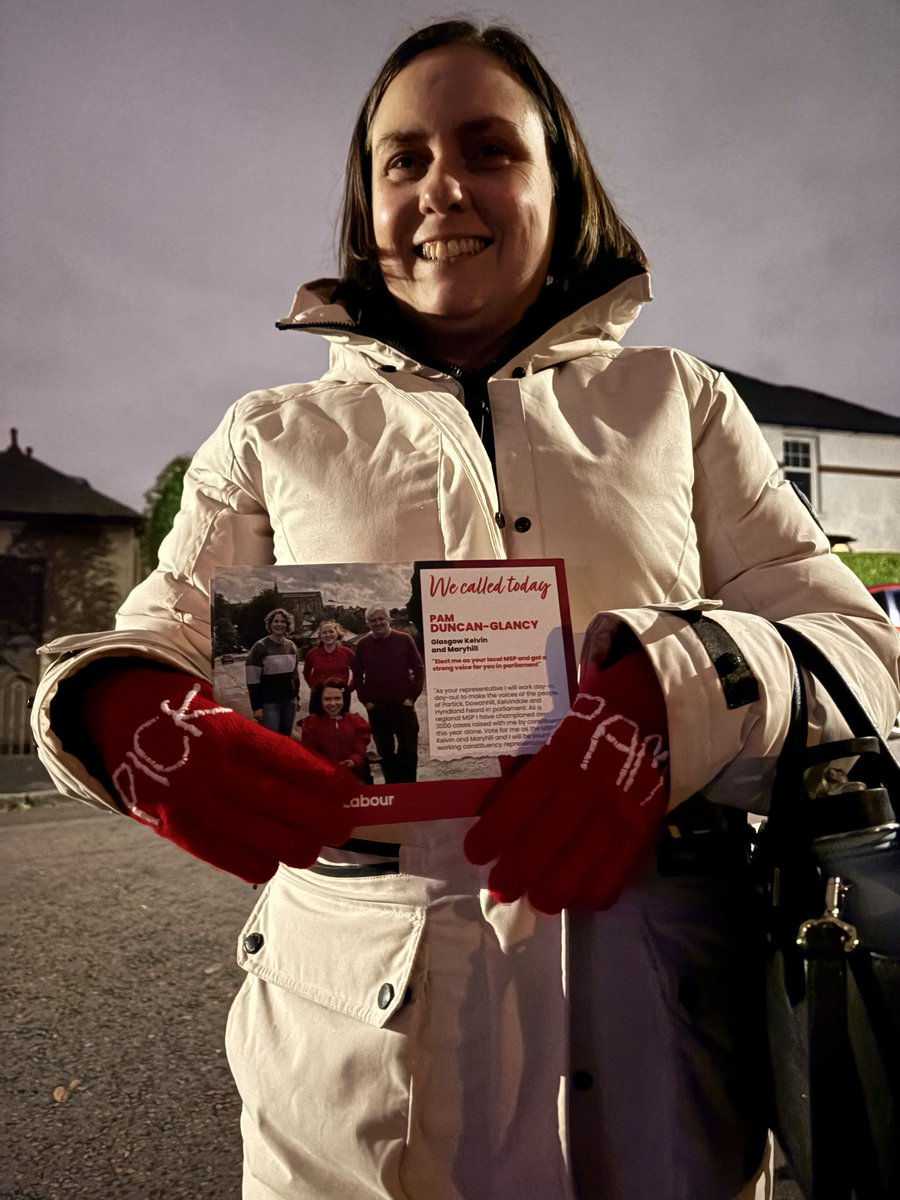 GlasgowPam's tweet photo. The #PickPam gloves are back๐ https://t.co/tyXEx1gwOH