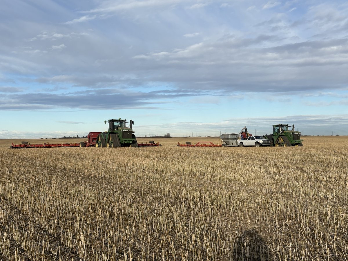 MitchHamp1's tweet image. Hilton Ventures putting down their Avadex! Impressive set up! #Timetogo
@gowancanada #GetThoseWheelsTurning !!!!!