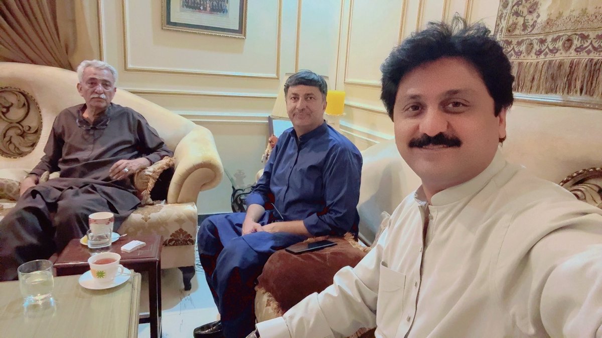 پاکستان مسلم لیگ (ن) سندھ کے صدر جناب بشیر احمد میمن صاحب سے ملاقات 🤝
انہیں عمرے کی سعادت حاصل کرنے پر دلی مبارکباد پیش کی۔
اس موقع پر نہایت شفیق اور مخلص شخصیت جناب صفی اللہ جوکھیو صاحب بھی موجود تھے۔

یہ ملاقات نہ صرف خوشگوار رہی بلکہ پارٹی کے تنظیمی امور اور صوبہ سندھ میں