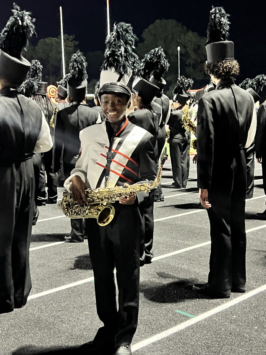 ZamiyahBrown29's tweet photo. When I’m not chasing PRs on the track, I’m playing sax with the Seminole High band! 🎷
Music keeps me focused and relaxed in the off-season, and I bring the same energy from the track to every performance.
#TrackLife #SeminoleHS #StudentAthlete #RecruitReady https://t.co/yodtVwvYHN