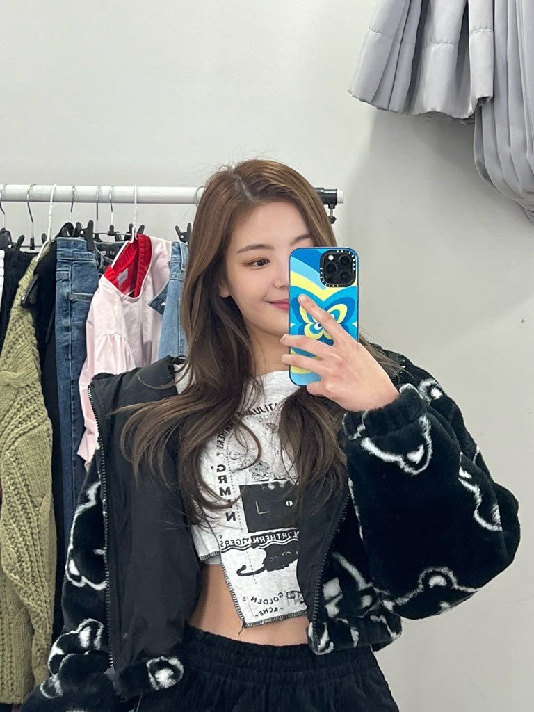 itzybubblle's tweet image. [ 060322 ]  - 🍯