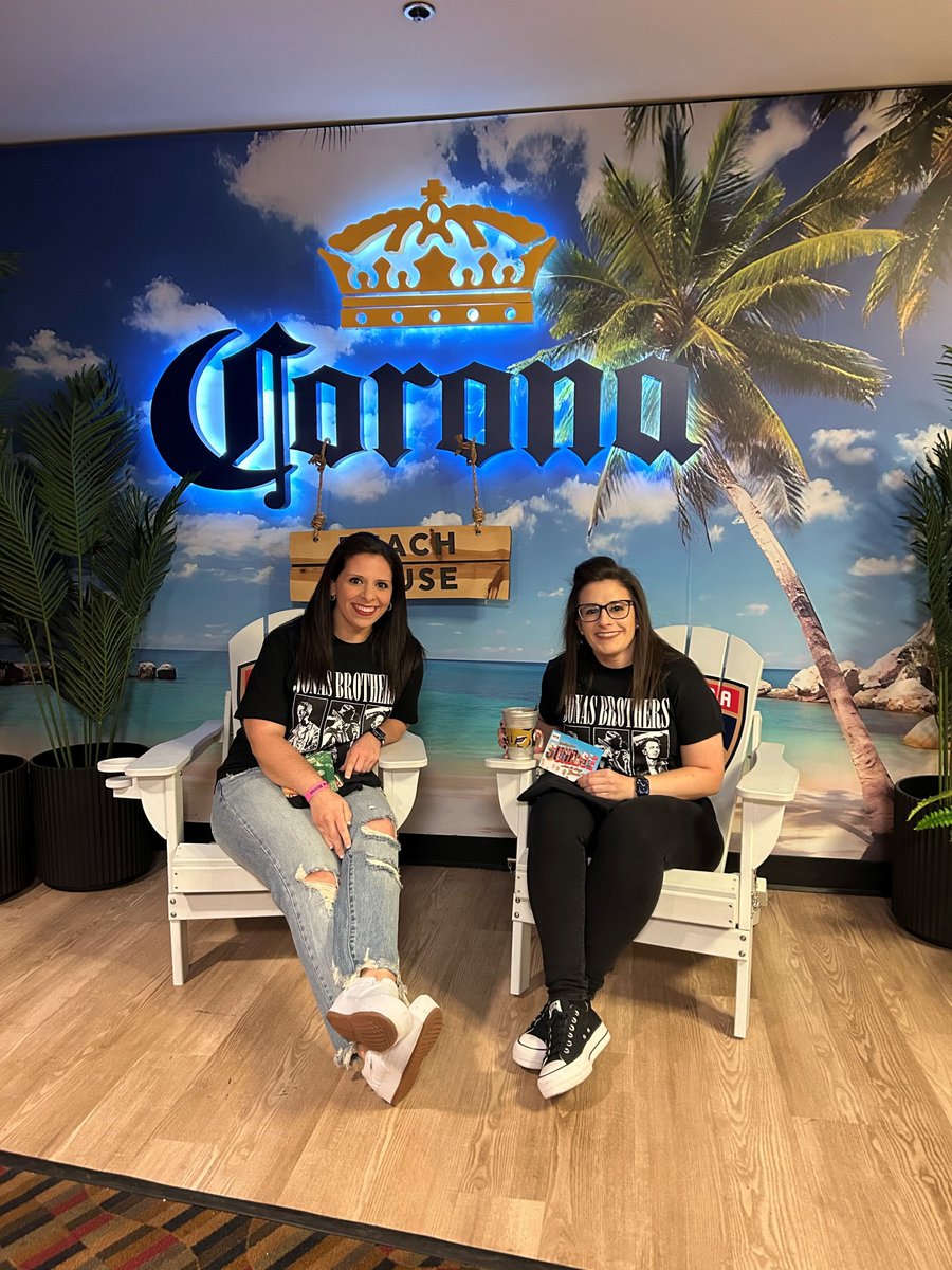 Big congrats to Victoria, our lucky winner of 2 tickets to the Jonas Brothers concert at Corona Beach Club! 
Thanks to everyone who stopped by our activation table at the Florida Panthers Opening Game, we loved seeing you! 

Missed us? We’ll be back Nov. 22 with another giveaway!