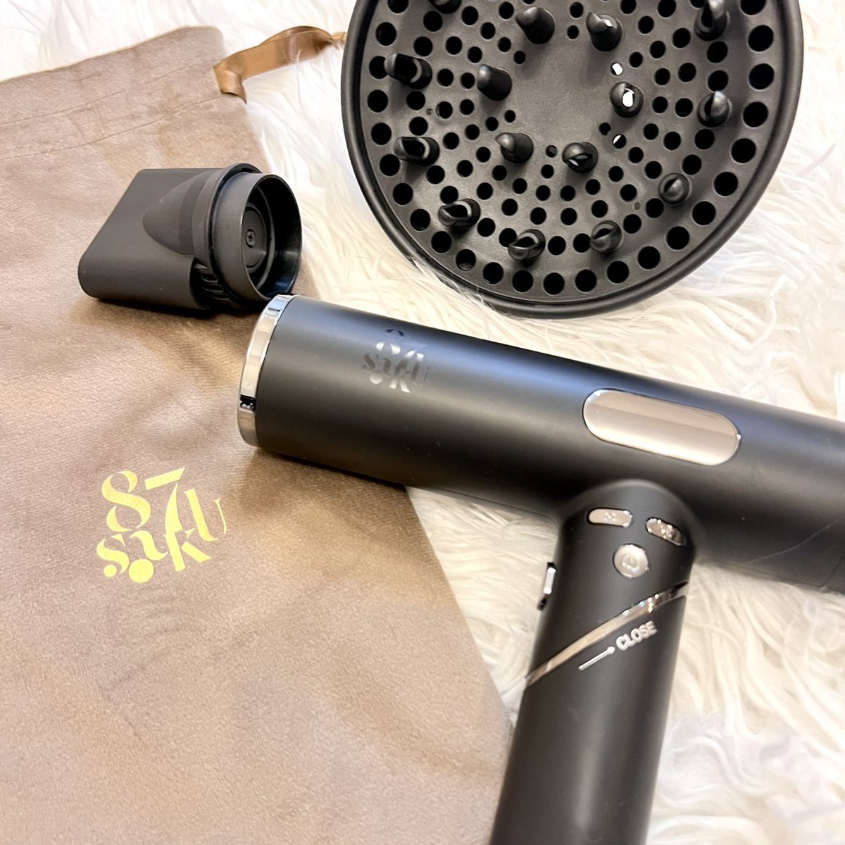 【新品】87saku ハナサク ヘアドライヤー Qoo10] 87saku ハナサク ヘアドライヤー