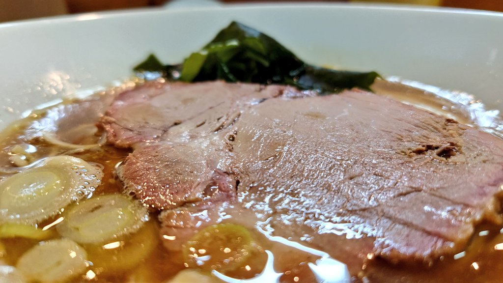 KH040822TDfbbq's tweet photo. 煮干中華ソバ イチカワ さん
(茨城県つくば市天久保) 
煮干ソバ+和え玉+生卵
公式正装纏い巡礼♪此の逸杯と出逢える幸せ!此れが煮干ソバ !と云う存在感と自家製麺の凄さ♪元祖 和え玉は 巷溢れる二次創作品とは至当 一線画す 真の旨味♪…御馳走様でした。
#煮干中華ソバイチカワ
#イチカワ・ワークス https://t.co/wuCNjexXD6