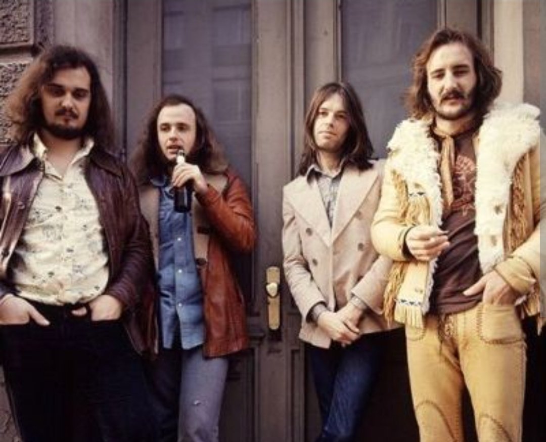 yesitsaidan's tweet photo. #UniversityChallenge

Why do most UC teams now look like Dutch bands from the 70s? https://t.co/xTy2dT2OOS