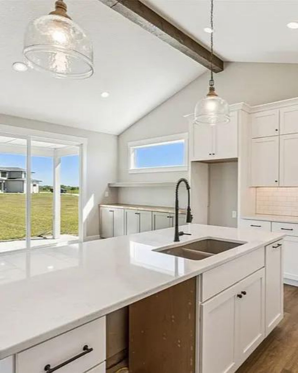 Discover Your Perfect Cul-de-Sac Home! 5-bed, 3-bath ranch in Bondurant offers cozy fireplace, dreamy kitchen, wet bar, and 4-stall garage! Relax on the covered patio. Near schools, parks, &amp; bike paths. 

Join us at our open house this Sunday, Oct 2nd, 1-3pm. Don't miss out!🔑