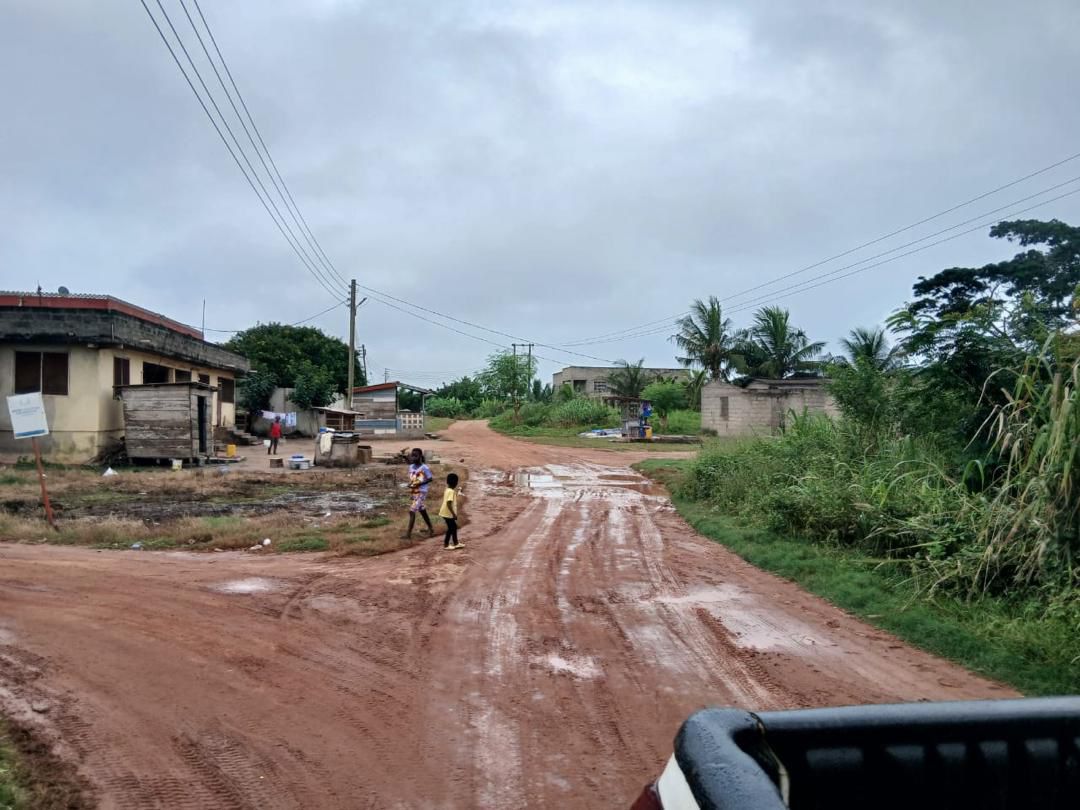 samuelattamills's tweet photo. I announce the approval for the construction of the following roads in my Municipality; 
1. Komenda Inner roads 
2. ⁠Essaman - Bantuma roads 
3. ⁠Ntranoa - Elmina SSNIT Flats roads and I await for the approval of other roads identified that needs facelift as well in the muni.. https://t.co/76Afb5WNEa