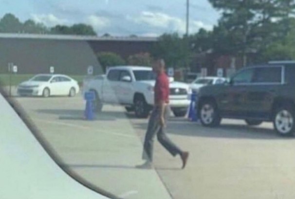 خرج من الكيبورد من كثر الضبح مابش اخبار تفتح النفس ..
🚶‍♀️🚶‍♀️