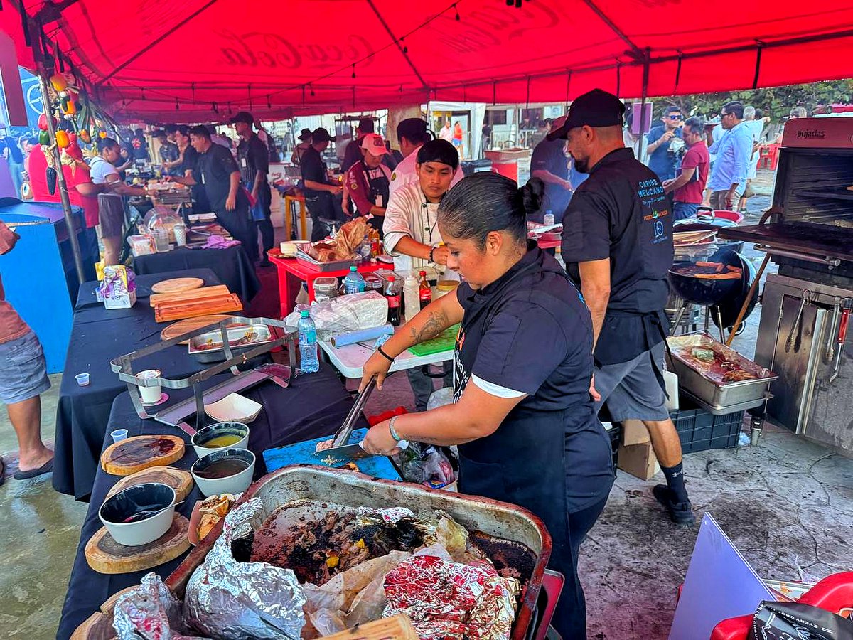 El pasado sábado, #PuertoMorelos fue sede del Festival Parrillero del Caribe, un encuentro que reunió sabor, talento y tradición en el corazón del #CaribeMexicano. 🌴🔥
Promoviendo la gastronomía local y el turismo en #QuintanaRoo.

#FestivalParrilleroDelCaribe
