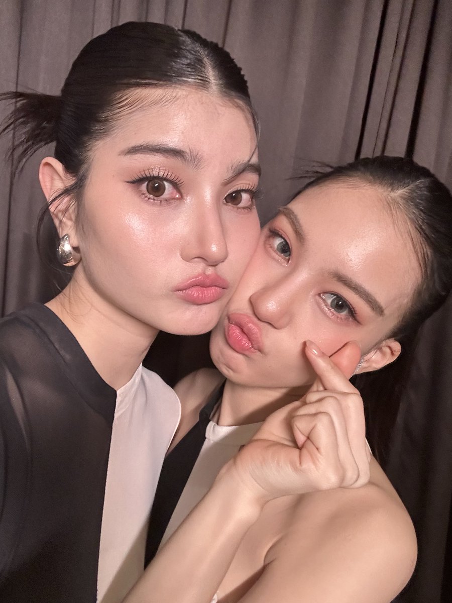 mable_siriwalee's tweet image. &quot;CLAIREBELL คลั่ง/รัก/นักโทษ&quot; THE FIRST EPISODE PREMIERE AND PRESS CONFERENCE จบไปแล้ววววค่ะ♥️♥️♥️

ขอขอบคุณทุกๆคน ทุกๆฝ่าย ตั้งแต่ต้นจนถึงตอนนี้มากๆเลยนะคะ ที่ทำให้เกิดงานนี้ขึ้นมา รักที่สุดเลยค่ะ

ขอขอบคุณสปอนเซอร์จาก LUNA ดัชชี่  Farmhouse มาม่า Sabina Lotus…