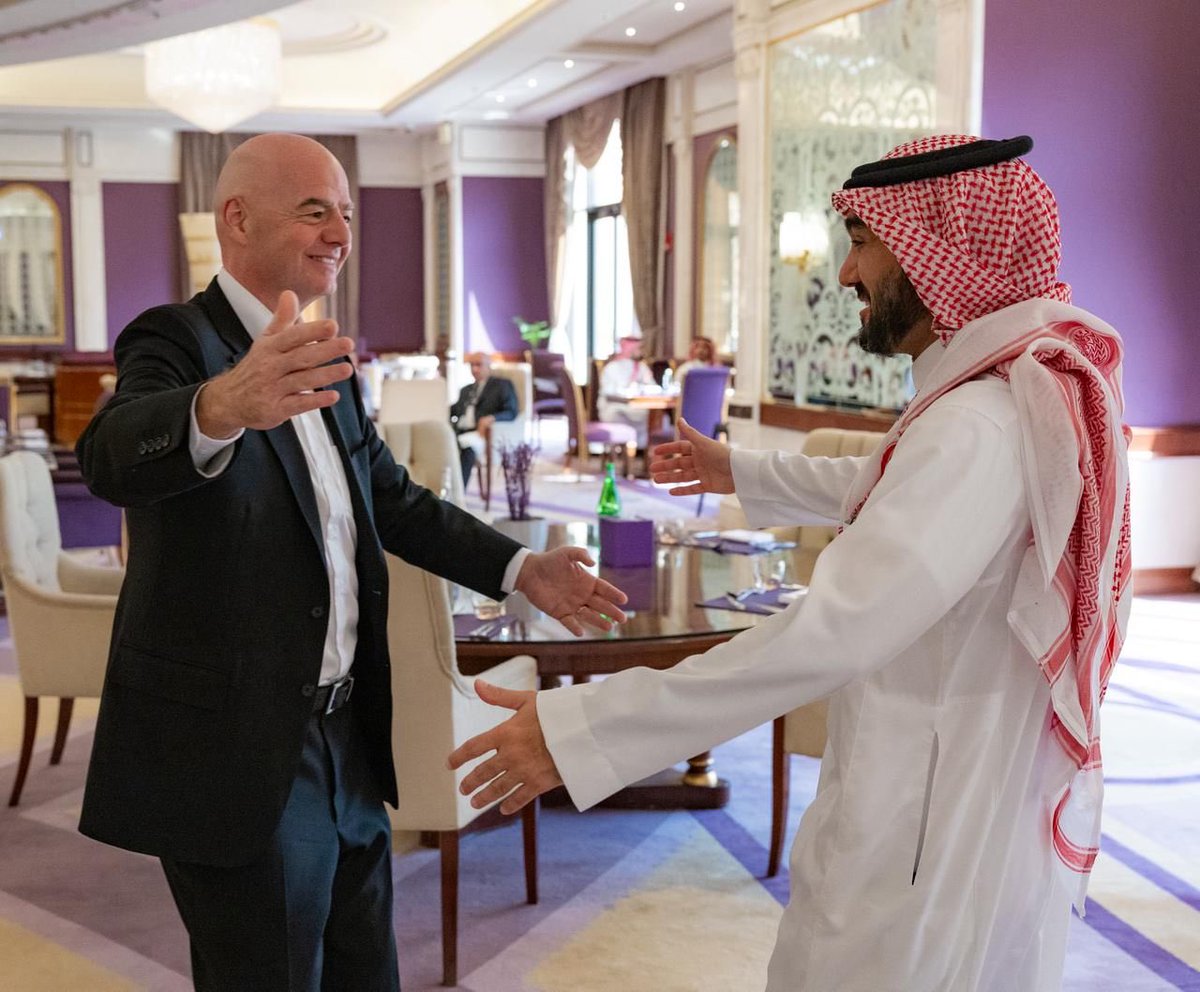 mosgovsa's tweet image. 📸 سمو وزير الرياضة @abdulaziztf يلتقي رئيس الاتحاد الدولي لكرة القدم السيد جياني إنفانتينو خلال زيارته للمملكة للمشاركة في مؤتمر #مبادرة_مستقبل_الاستثمار