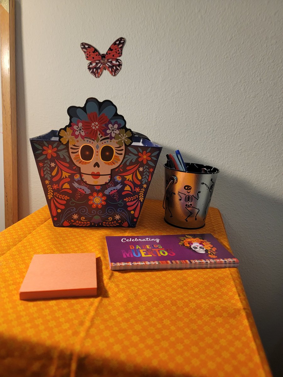 Stop by the Library and honor your loved ones by sharing a memory ❤️ 

Also, pick up a Día de los Muertos bookmark and make some papel picado!

Lear more about Día de los Muertos at libguides.chaffey.edu/dia-de-los-mue…

#ChaffeyCollege